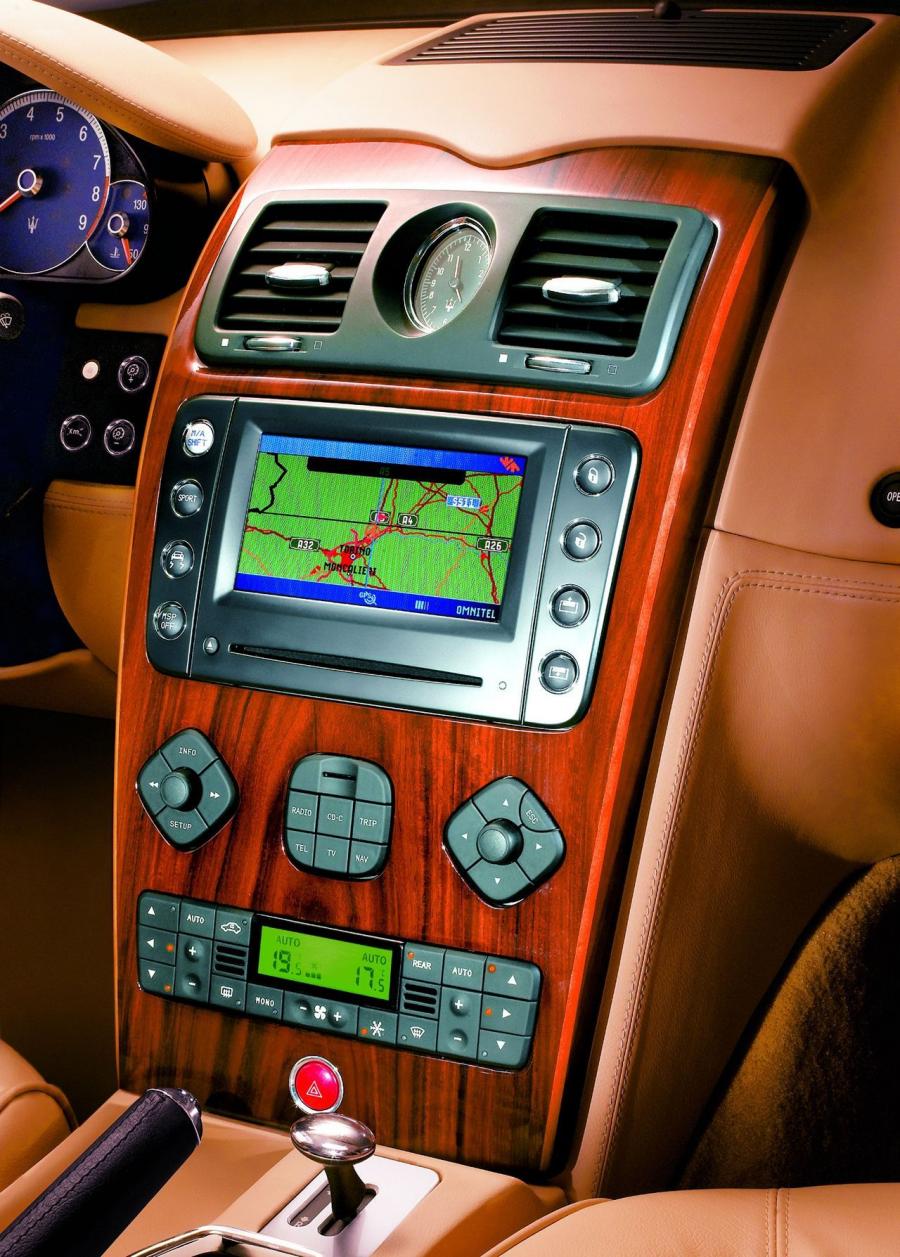  Maserati Quattroporte 2004 года  (фото 39 из 67)